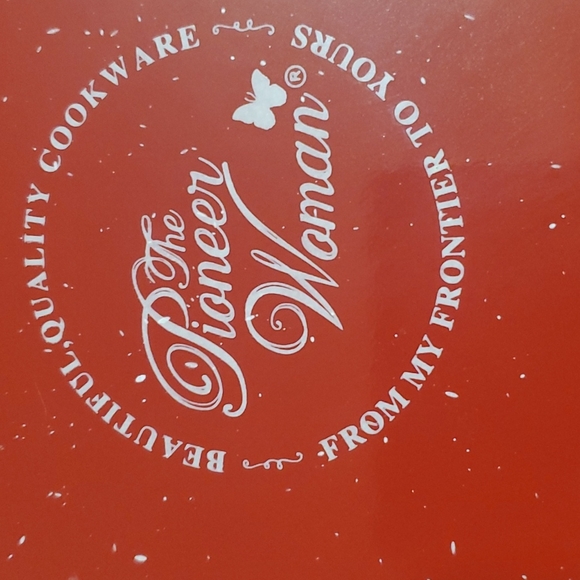 The Pioneer Woman Frontier Red Pan with lid - Picture 5 of 7